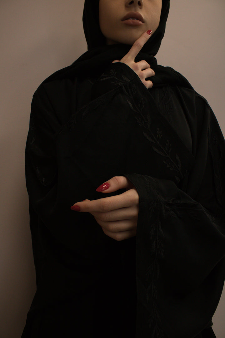 Black on Black Vines Abaya